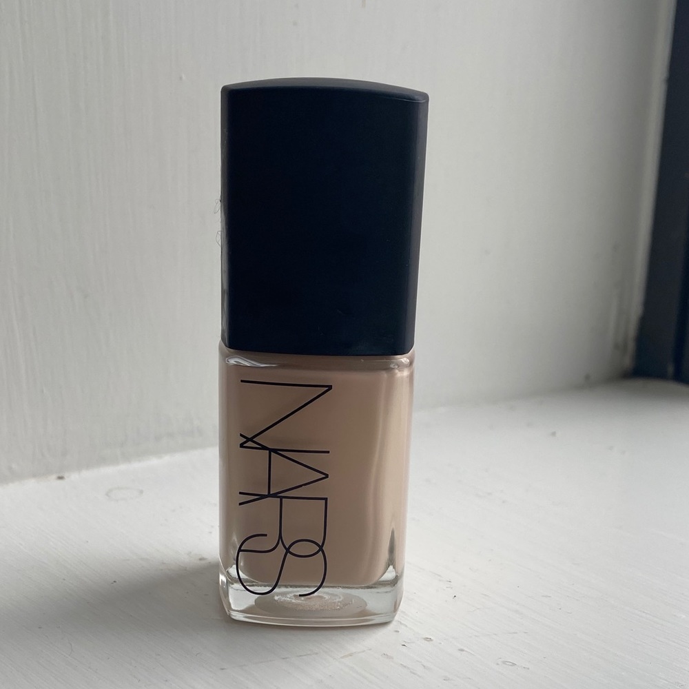 Nars sheer glow foundation